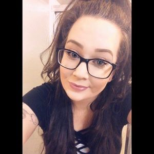 Meet your Posher, Denise